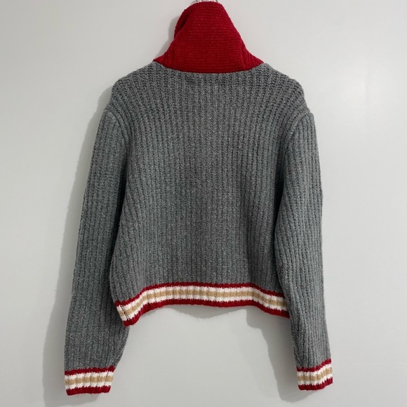 American Eagle Sweater - Picture 7 of 9